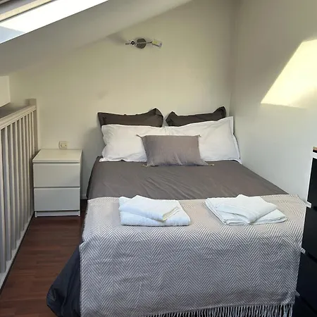 Chez Sabrina, A Paris La Defense, Maison Individuelle Qui Donne Sur Jardin Vakantiehuis *